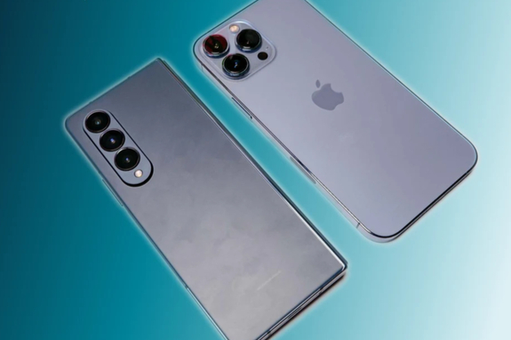 iPhone Fold vs Samsung Galaxy Z Fold 7 side by side comparison