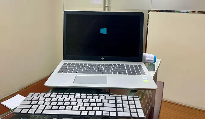 Laptop keyboard replacement using OEM parts at My Celcare JLT